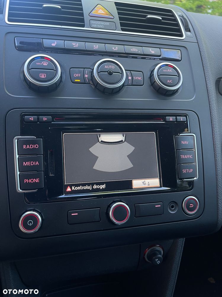 Volkswagen Touran 2.0 TDI DPF DSG MATCH - 23