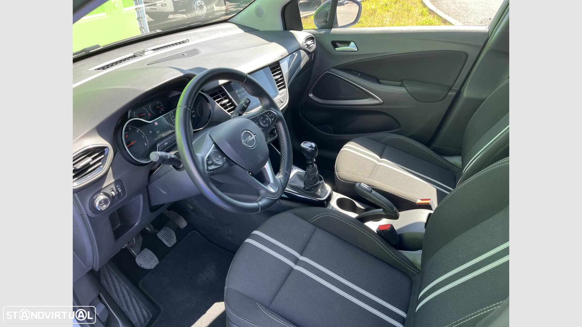 Opel Crossland 1.2 T Design & Tech - 9