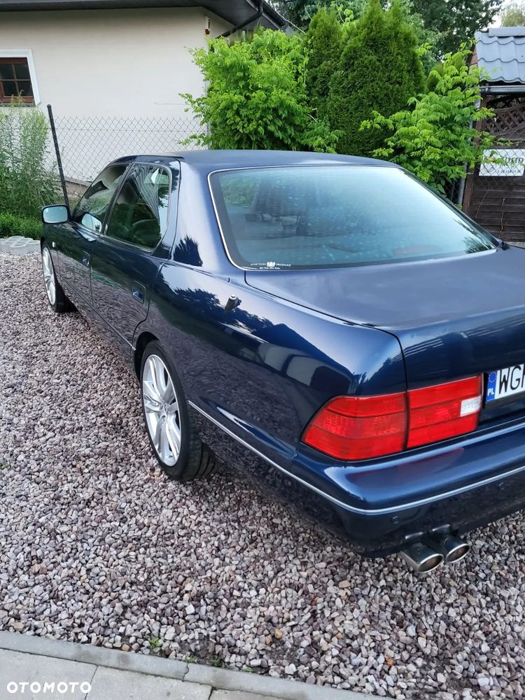 Lexus LS Standard - 25