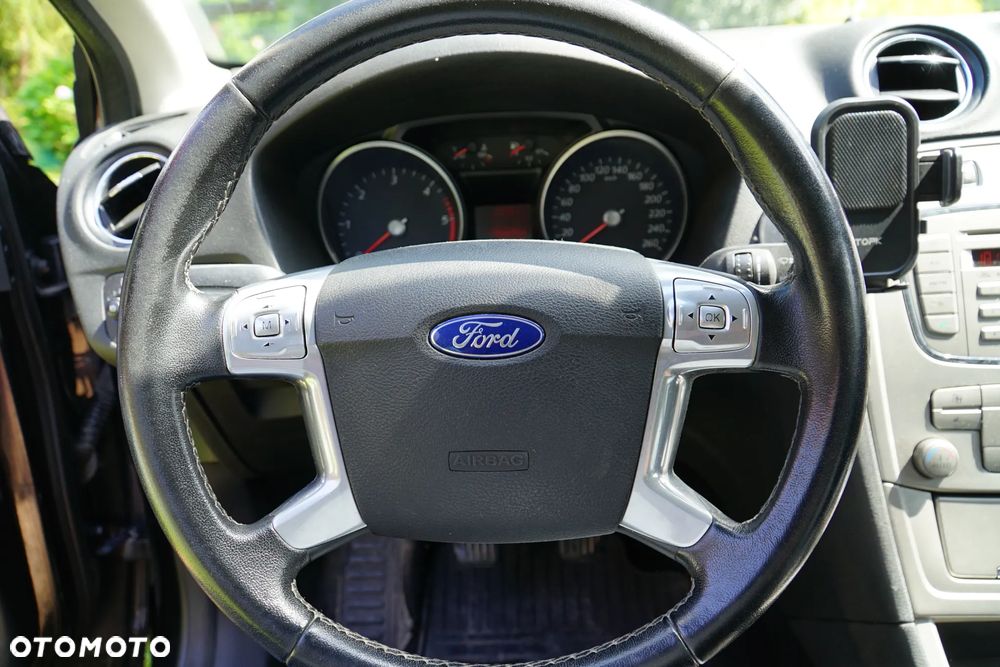 Ford Mondeo 1.8 TDCi Ghia - 11