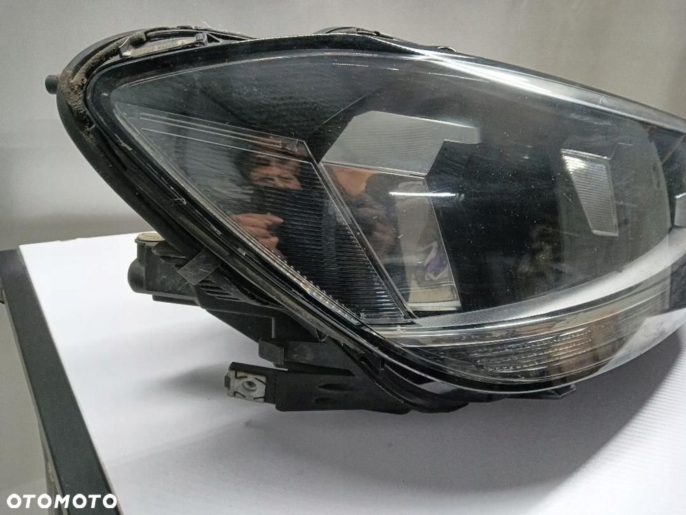 LAMPA PRAWY PRZÓD PRZEDNIA VW TOURAN 3 5TB941006 - 3