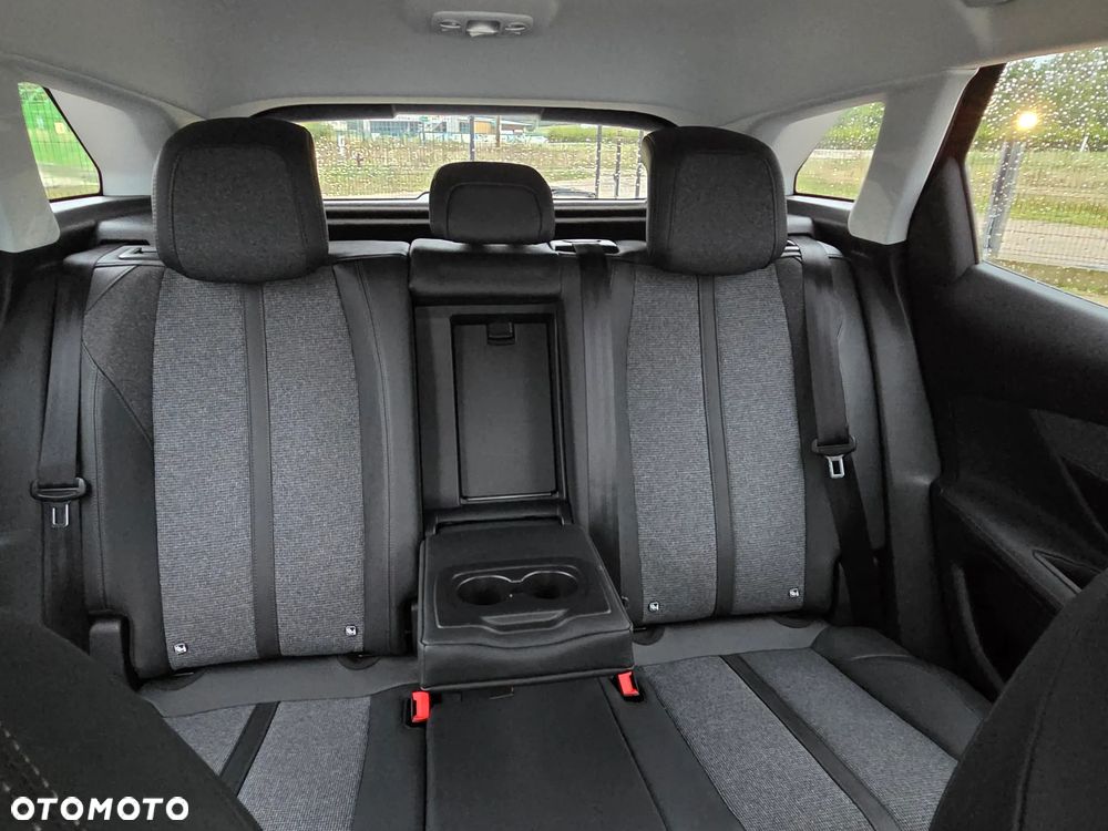 Peugeot 3008 BlueHDi 130 Stop & Start EAT8 Active - 30