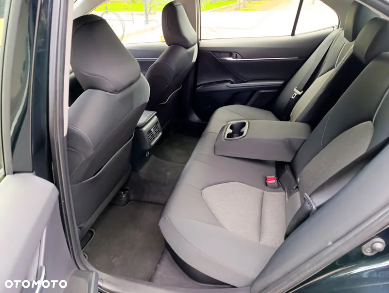Toyota Camry 2.5 Hybrid Comfort CVT - 16