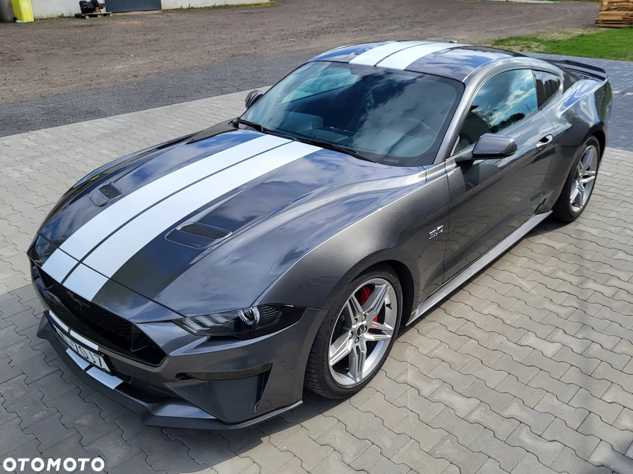 Ford Mustang 5.0 V8 GT - 4