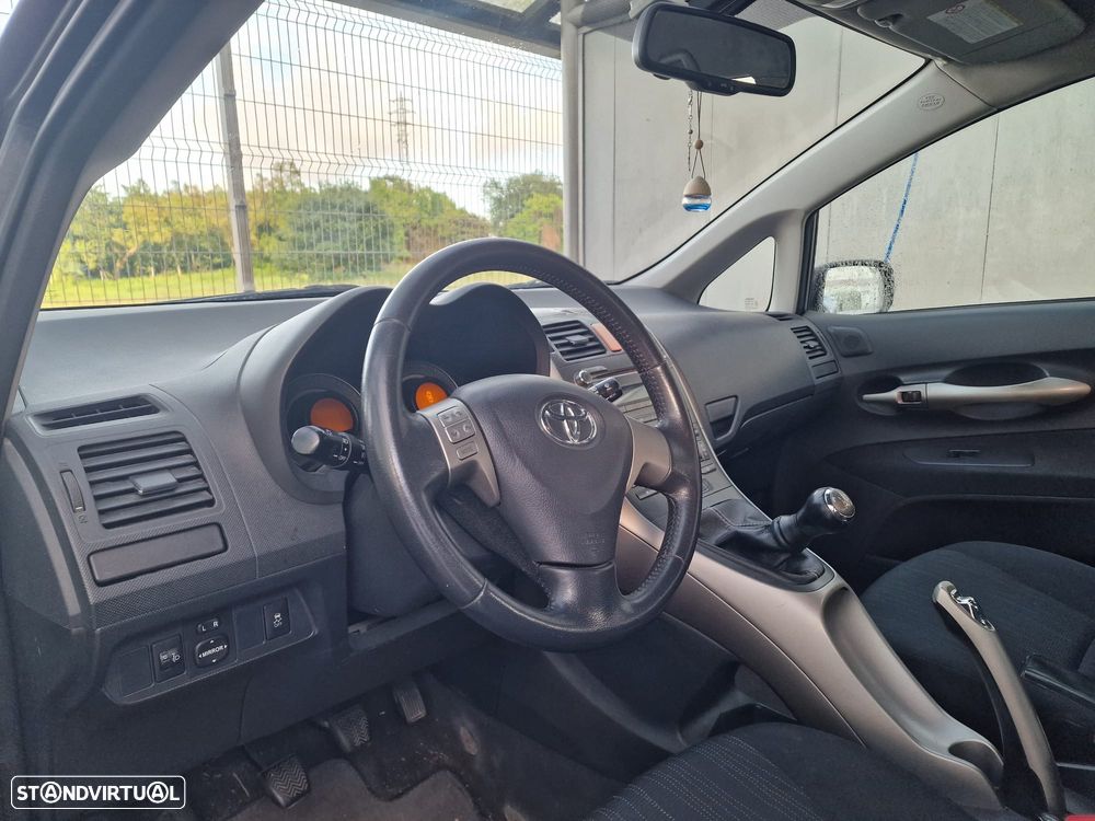 Toyota Auris 1.4 D-4D - 13
