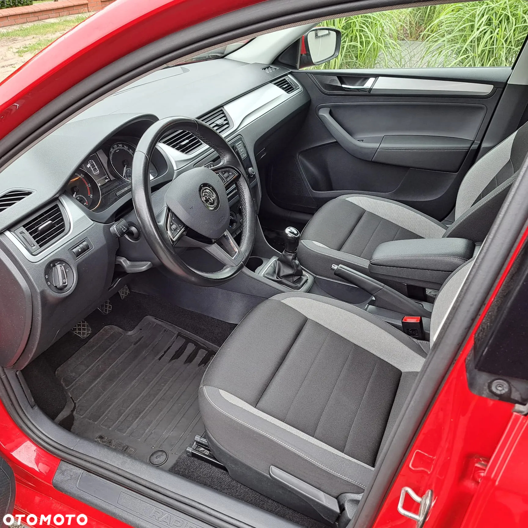 Skoda RAPID - 12