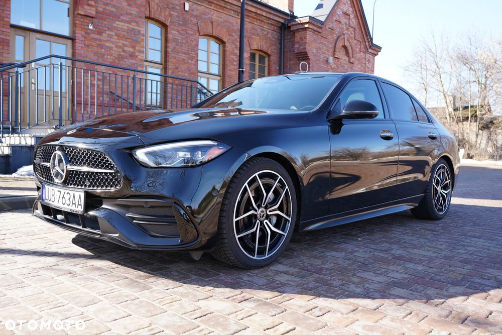 Mercedes-Benz Klasa C 300 4Matic 9G-TRONIC AMG Line - 1