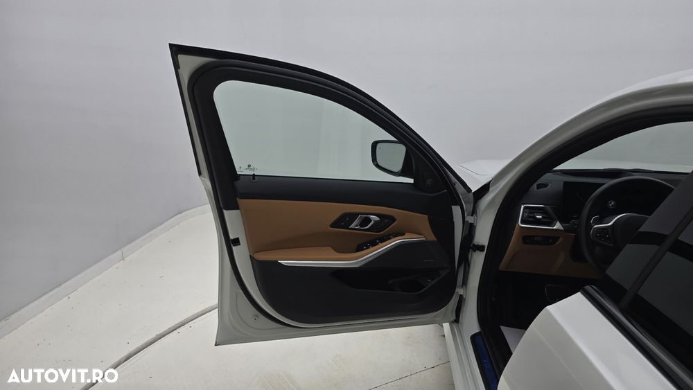 BMW Seria 3 320d xDrive AT MHEV - 11