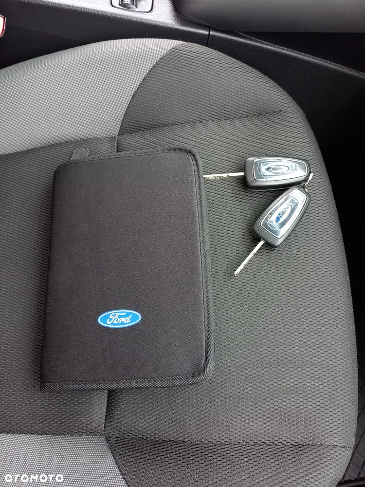 Ford Focus 1.6 TI-VCT Champions Edition - 17