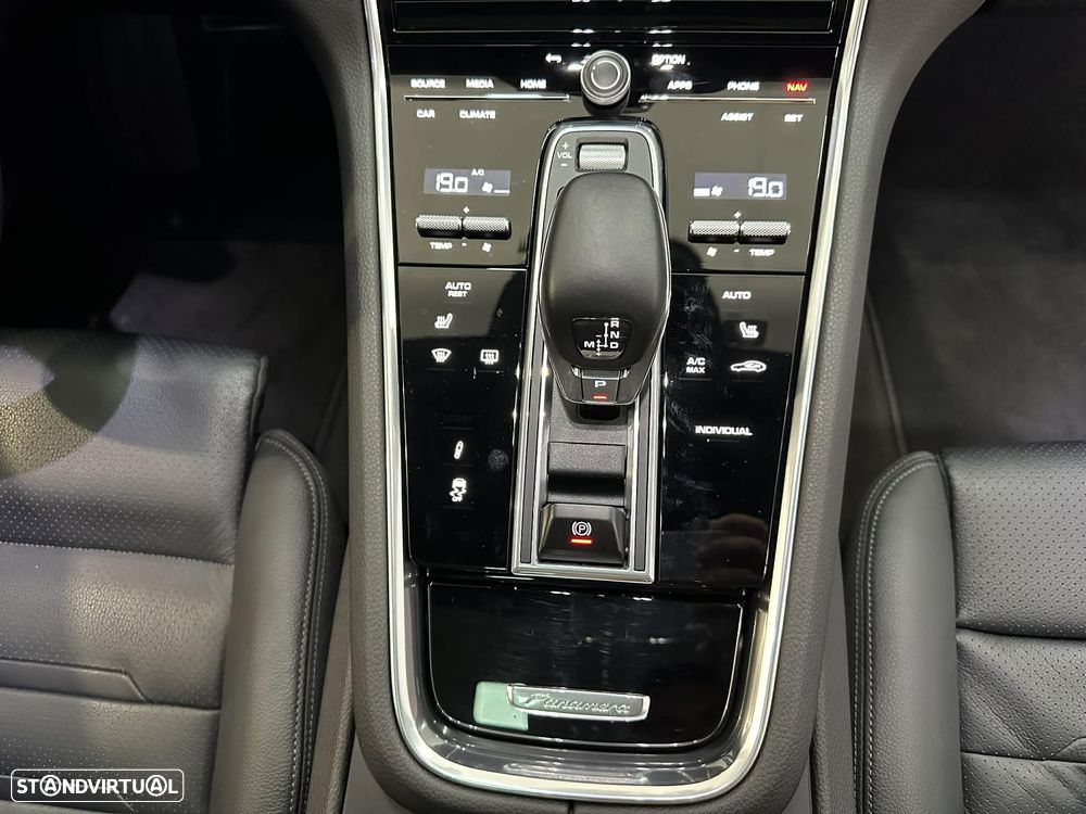 Porsche Panamera Sport Turismo 4 E-Hybrid - 27