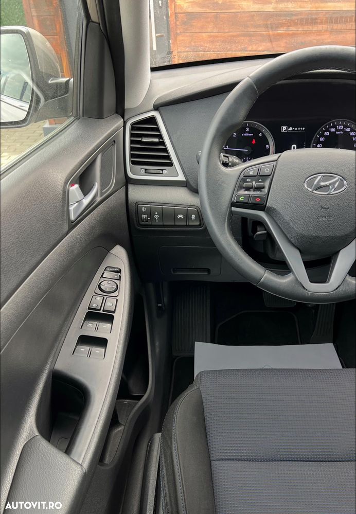 Hyundai Tucson blue 1.7 CRDi 2WD DCT Premium - 18