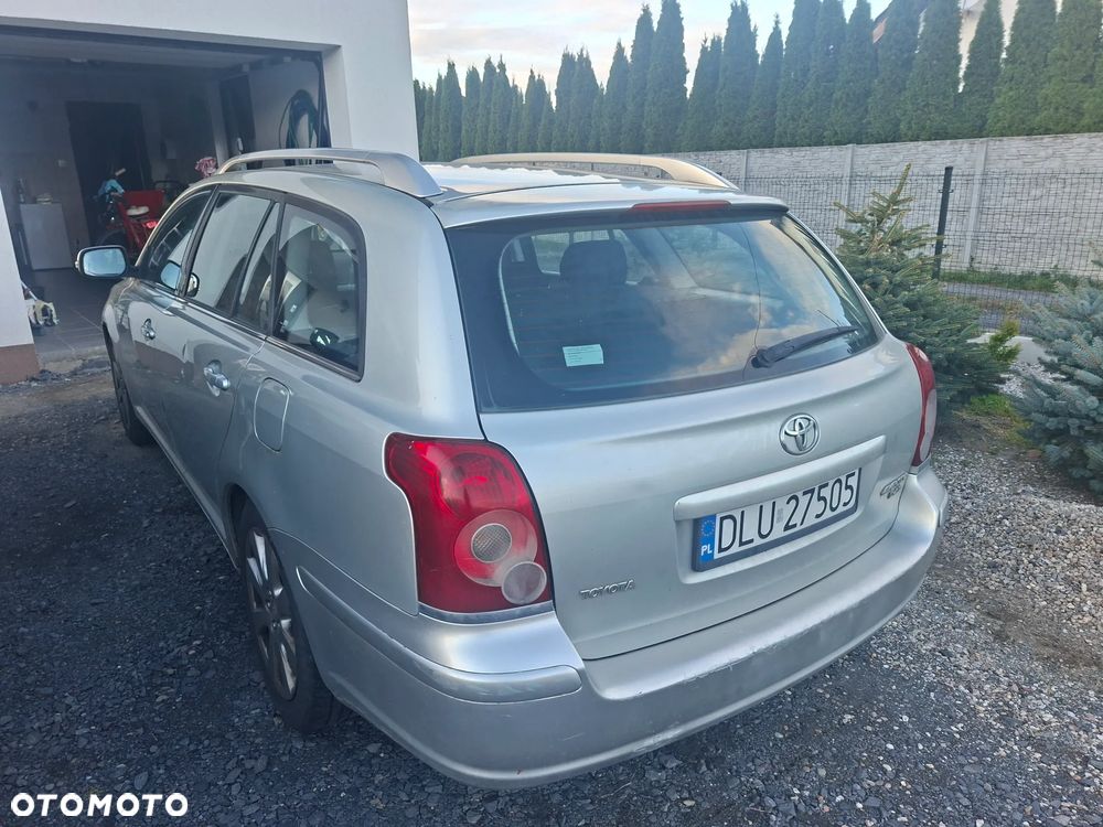Toyota Avensis - 9
