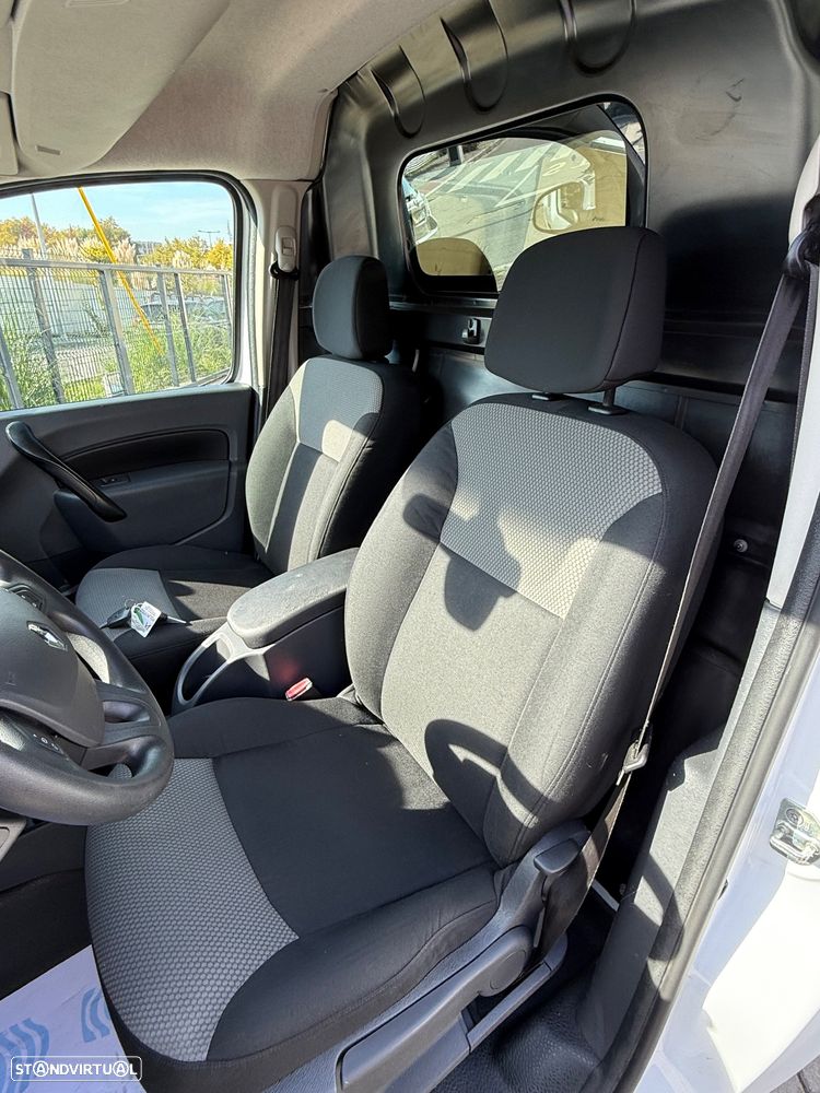 Renault kangoo maxi 1.5 dci 90 grand confort grand volume - 16