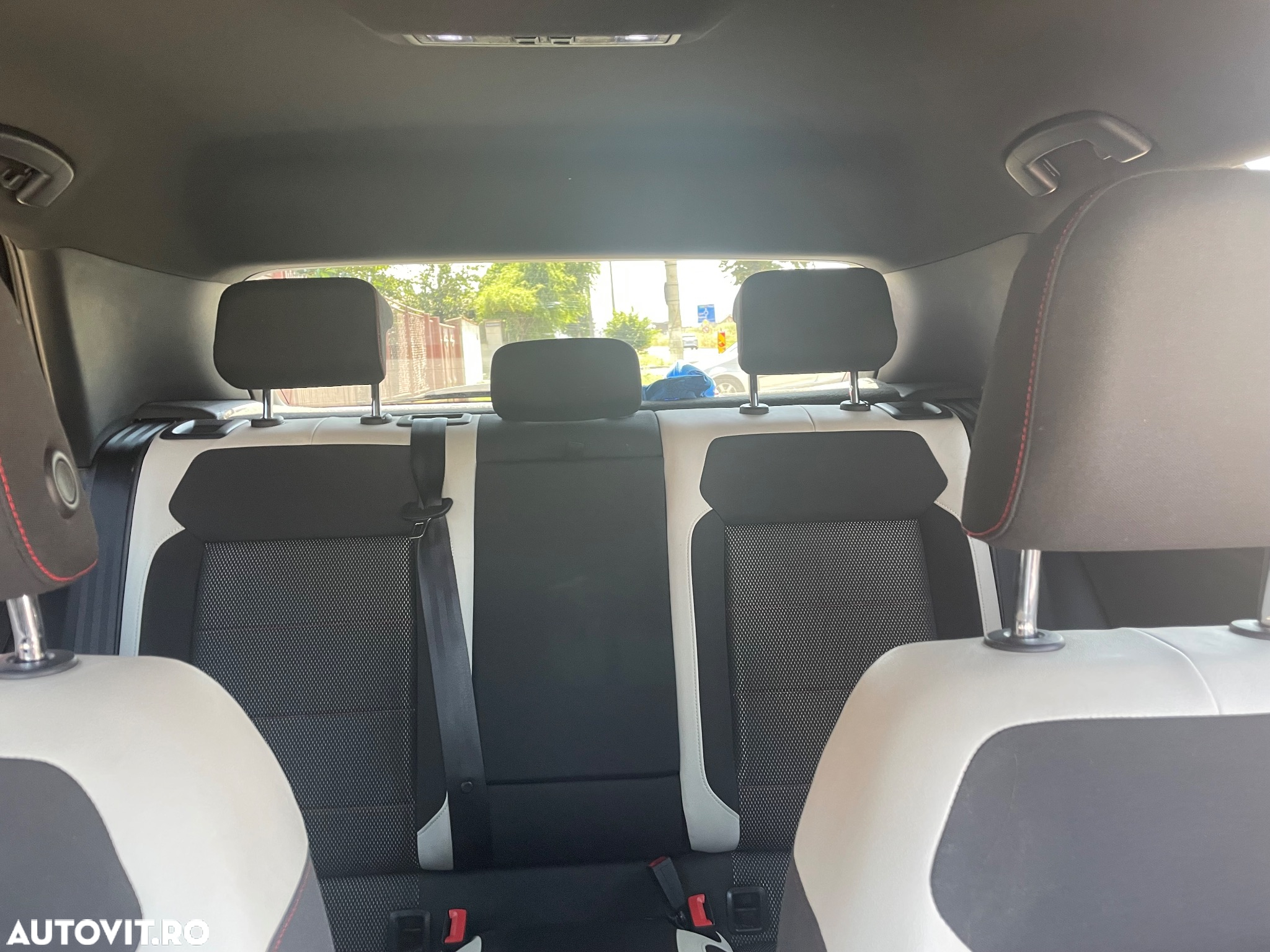 Volkswagen T-ROC - 3