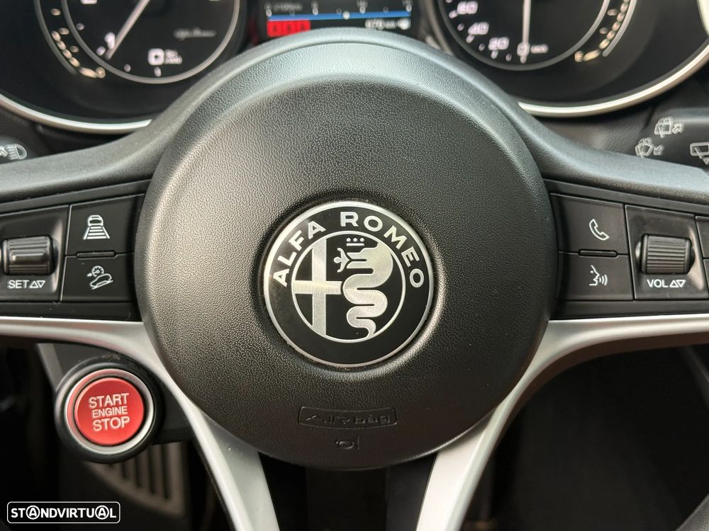 Alfa Romeo Stelvio 2.2 D B-Tech AT8 - 29