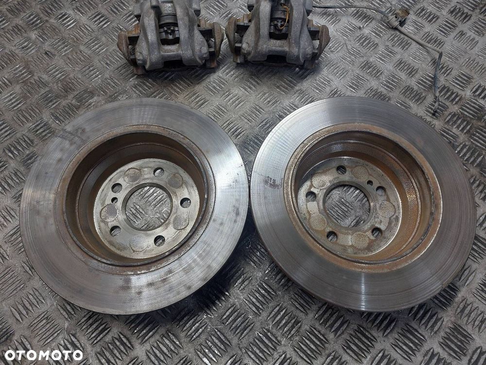TARCZE HAMULCOWE TYŁ KLOCKI ZACISKI MERCEDES W211 E KLASA 230MM ID: 238086 - 2