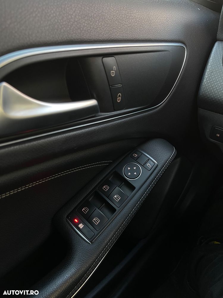 Mercedes-Benz A 180 7G-DCT AMG Line - 21