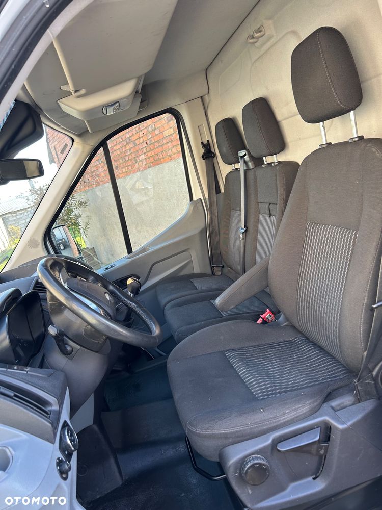 Ford Transit 350L Trend FWD - 19