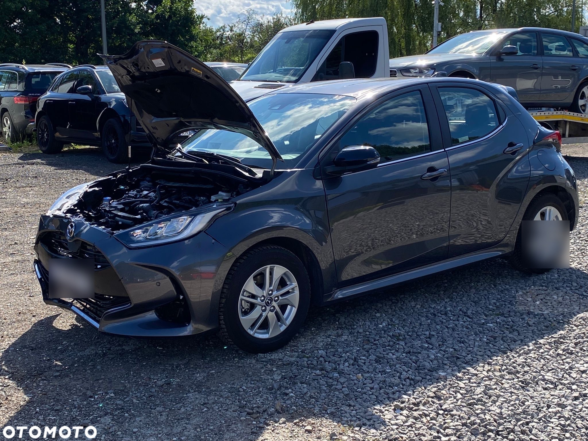 Mazda 2 Hybrid - 10