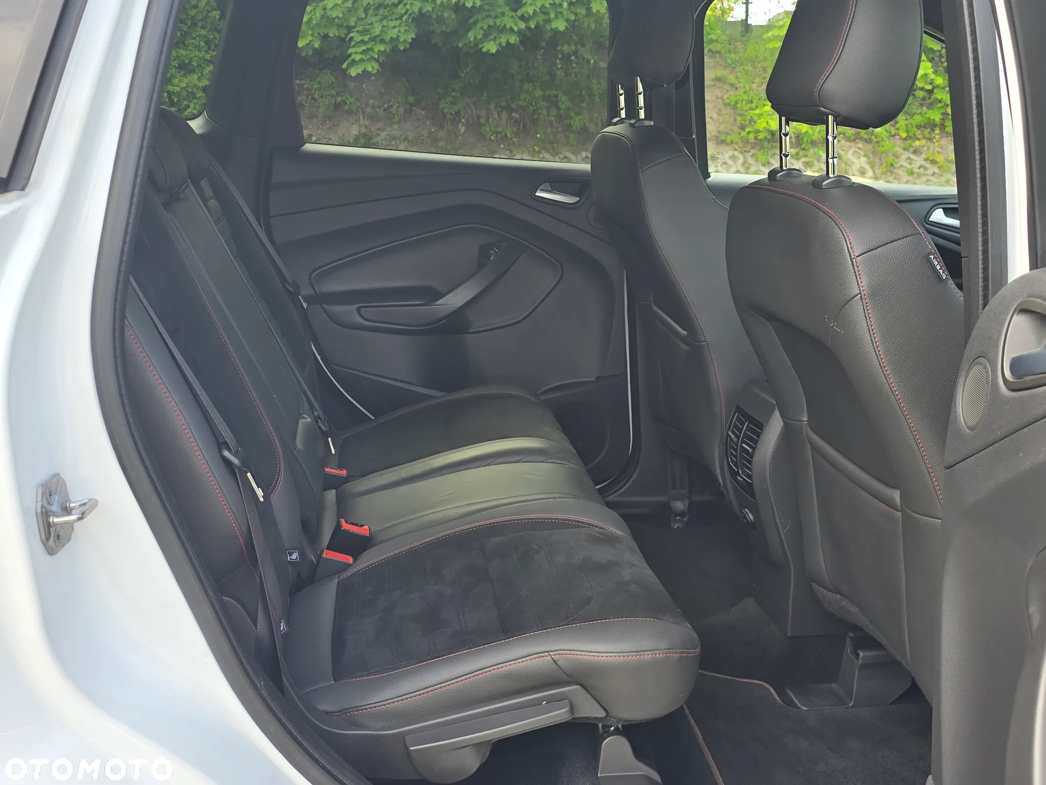 Ford Kuga 1.5 EcoBoost 2x4 ST-Line - 13