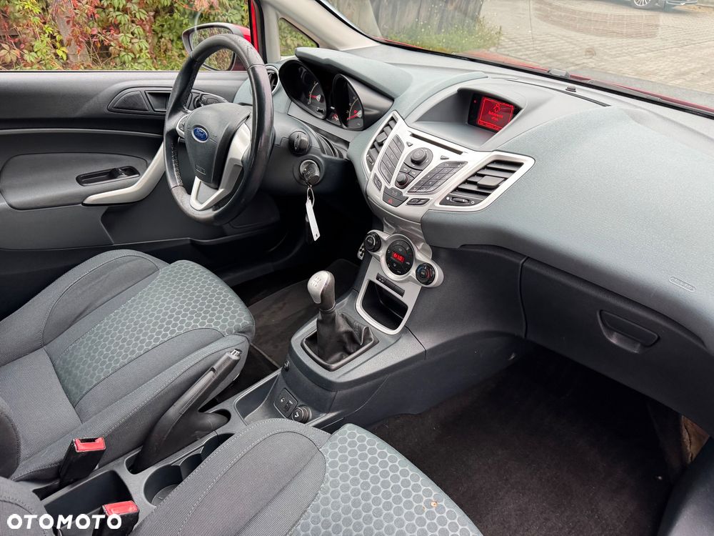 Ford Fiesta 1.4 Champions Edition - 11