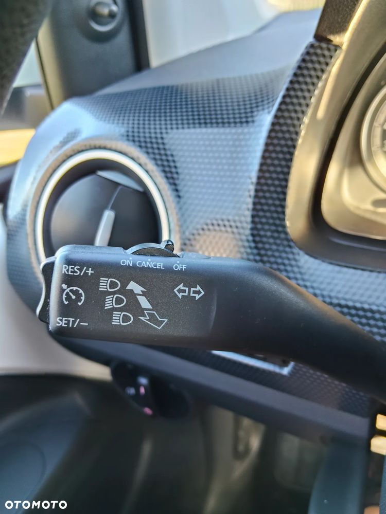 Volkswagen up! 1.0 White Style - 10