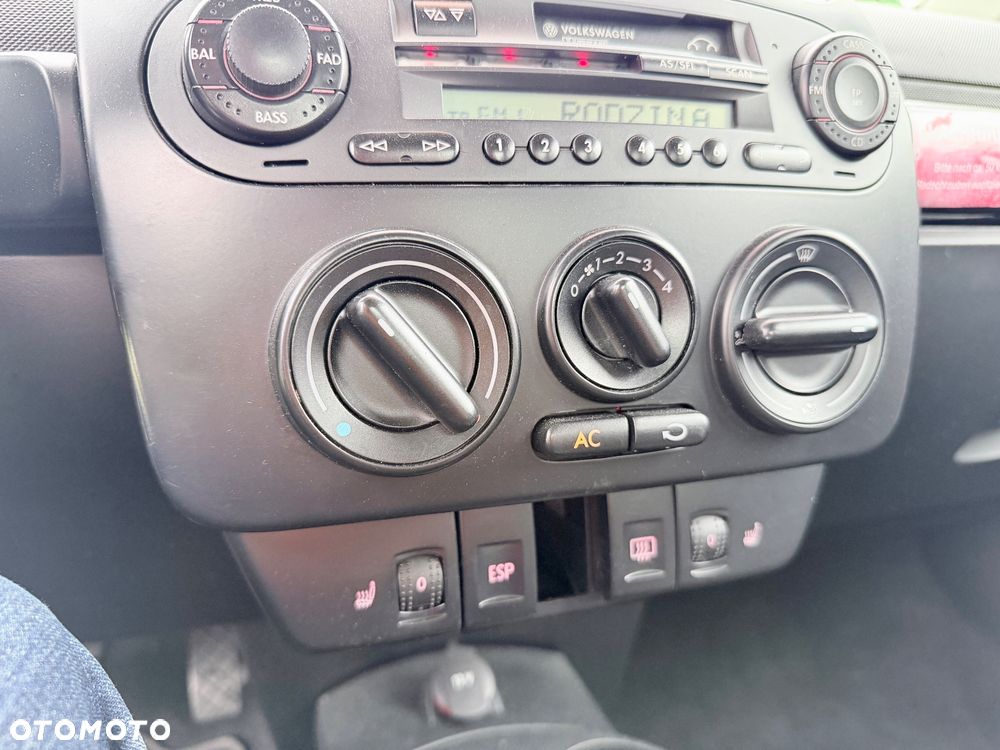 Volkswagen New Beetle - 8