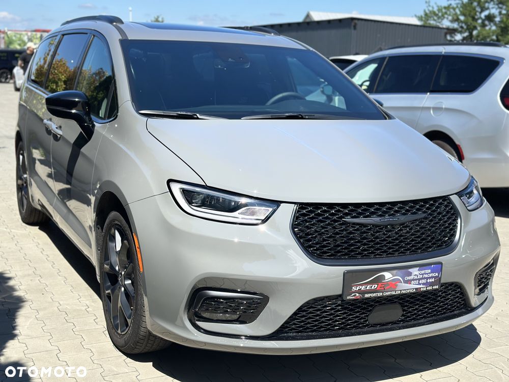 Chrysler Pacifica - 21