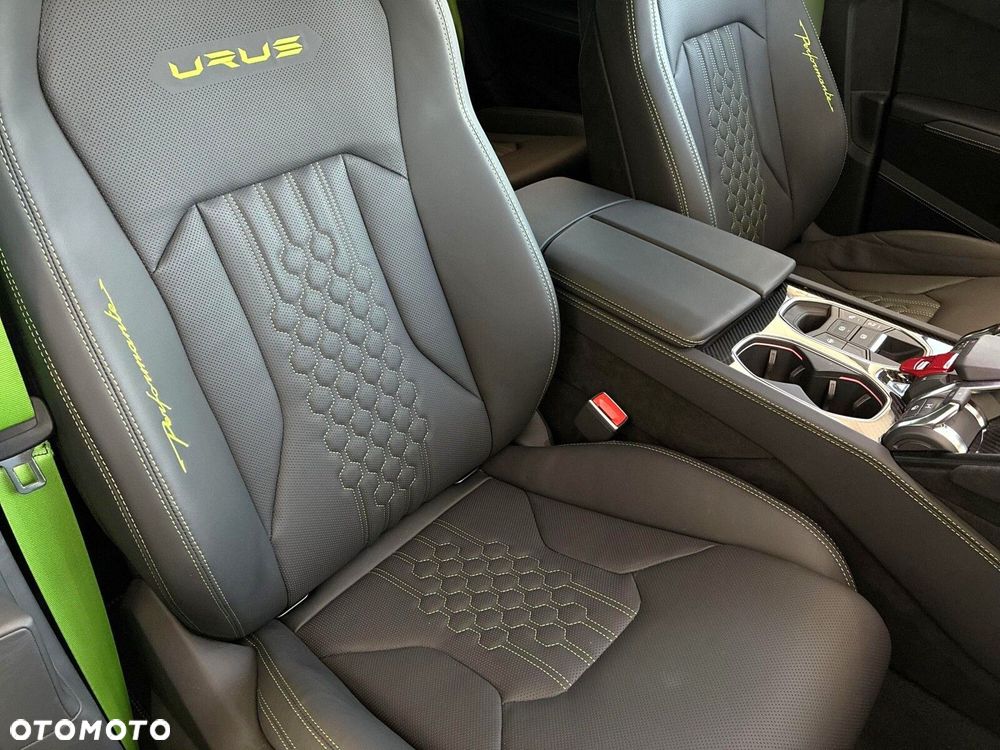 Lamborghini Urus - 11