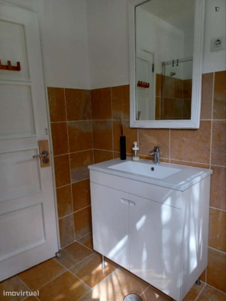 Quarto - localizado em Carcavelos Lisbon - Grande imagem: 5/17