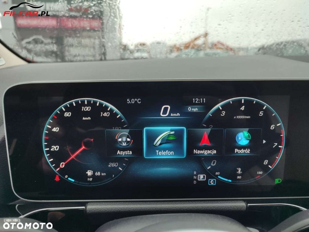 Mercedes-Benz GLA - 13