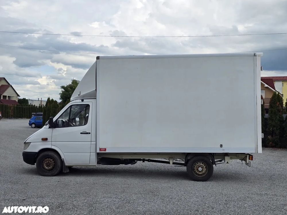 Mercedes-Benz Sprinter - 16