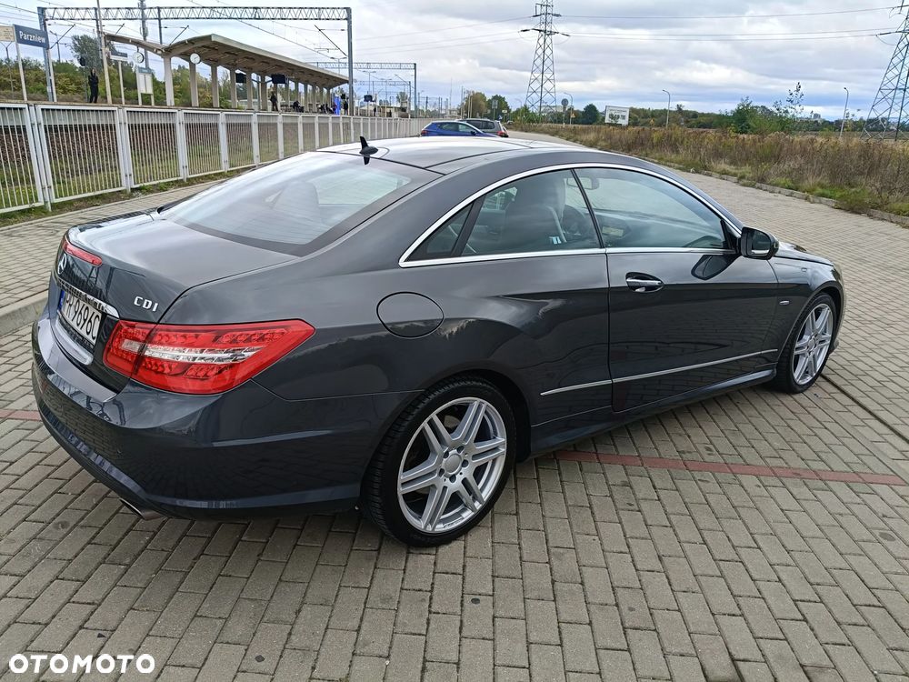 Mercedes-Benz Klasa E 350 CDI BlueEff - 14