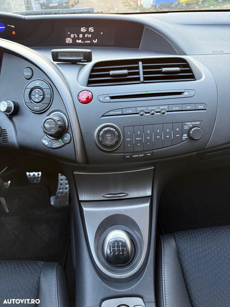 Honda Civic 1.8i-VTEC Sport - 24