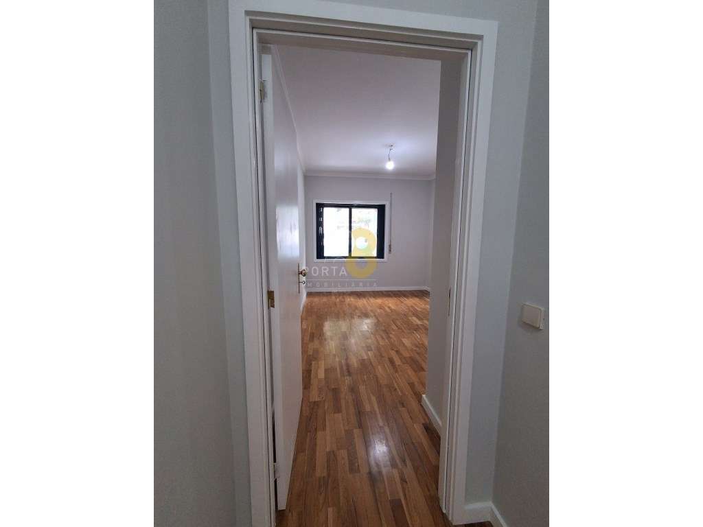 Apartamento T1 em Matosinhos com excelente localização e acessos. - Grande imagem: 2/26