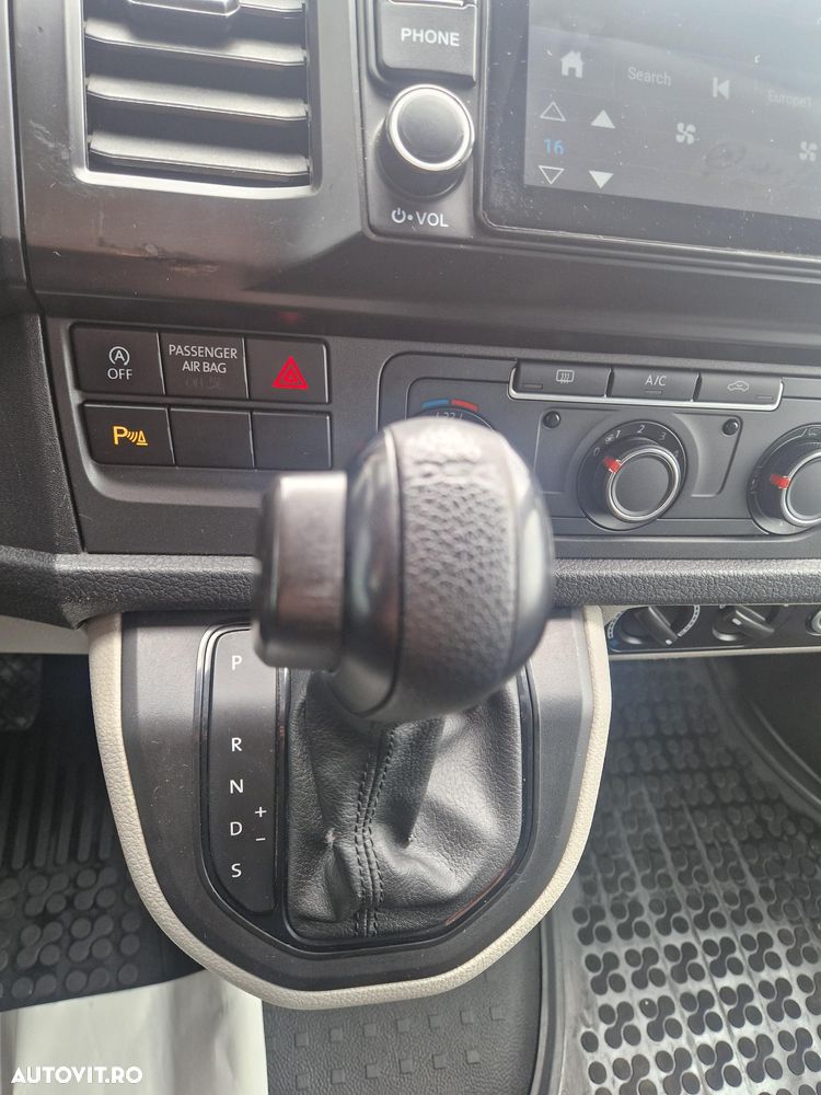 Volkswagen Caravelle - 18