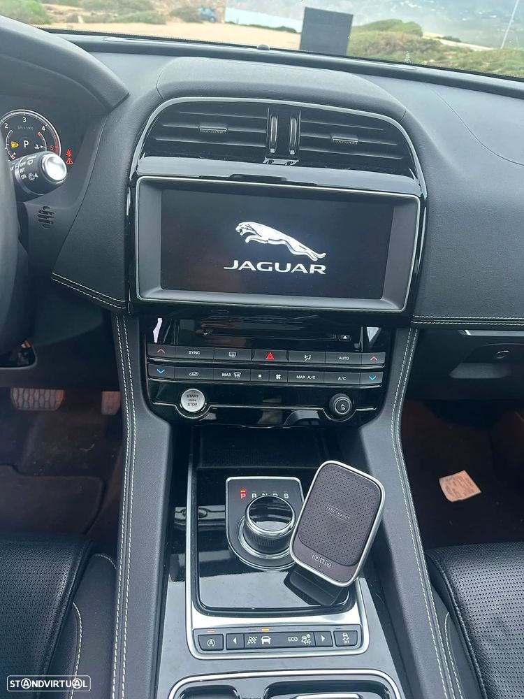 Jaguar F-Pace 2.0 i4D R-Sport Aut. - 8