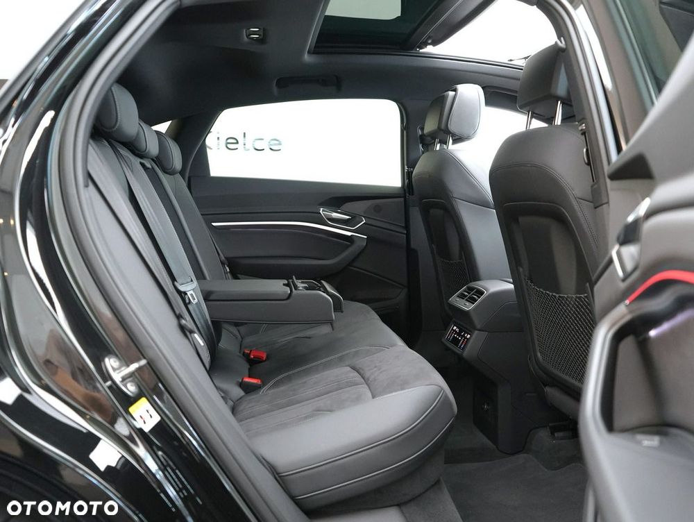 Audi Q8 Sportback e-tron - 28