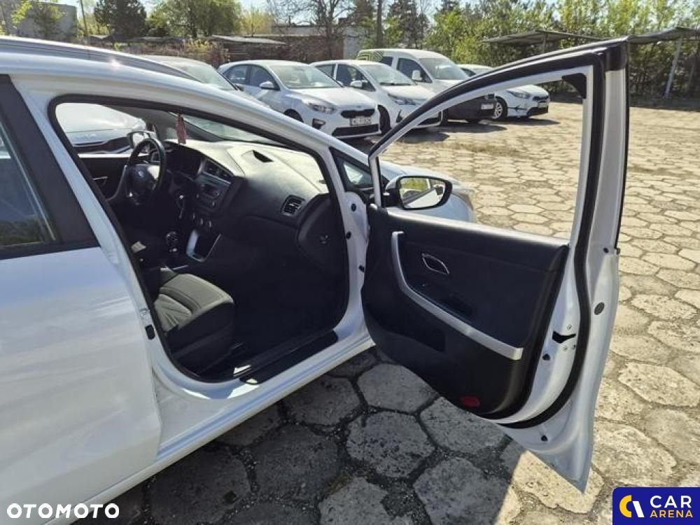 Kia Ceed - 33