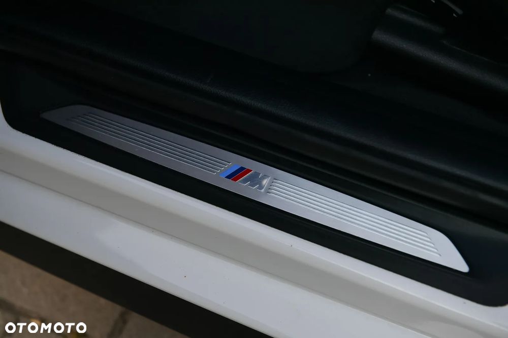 BMW Seria 3 320d M Sport - 12