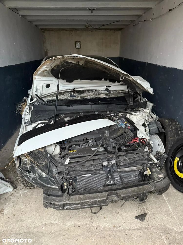 Volkswagen Golf R 4Motion (BlueMotion Technology) DSG - 1