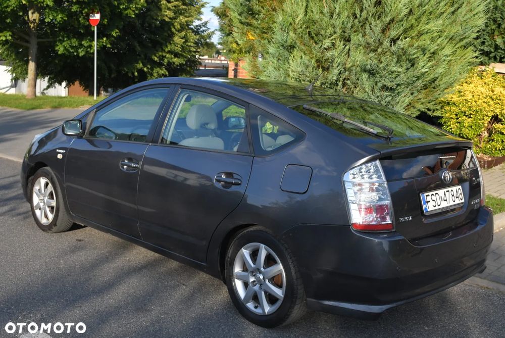 Toyota Prius - 5