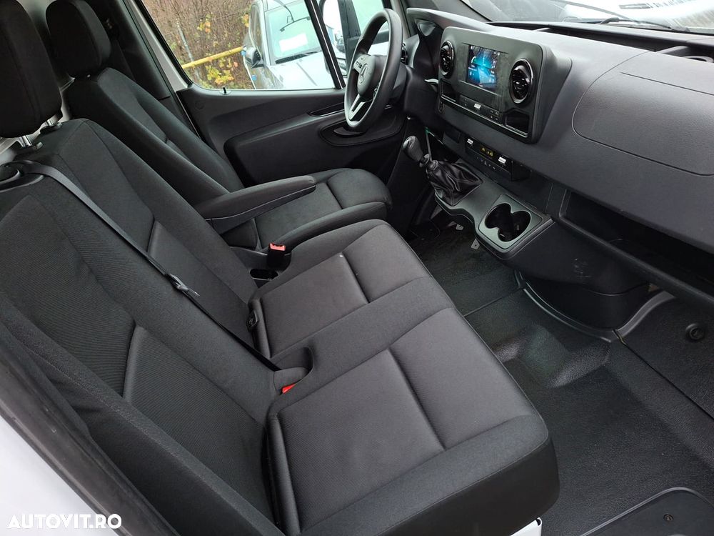 Mercedes-Benz Sprinter - 11