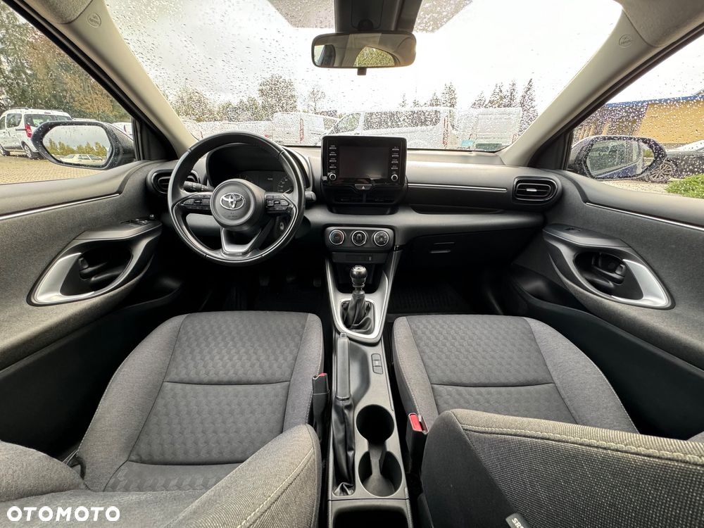 Toyota Yaris ver-1-5-comfort - 16