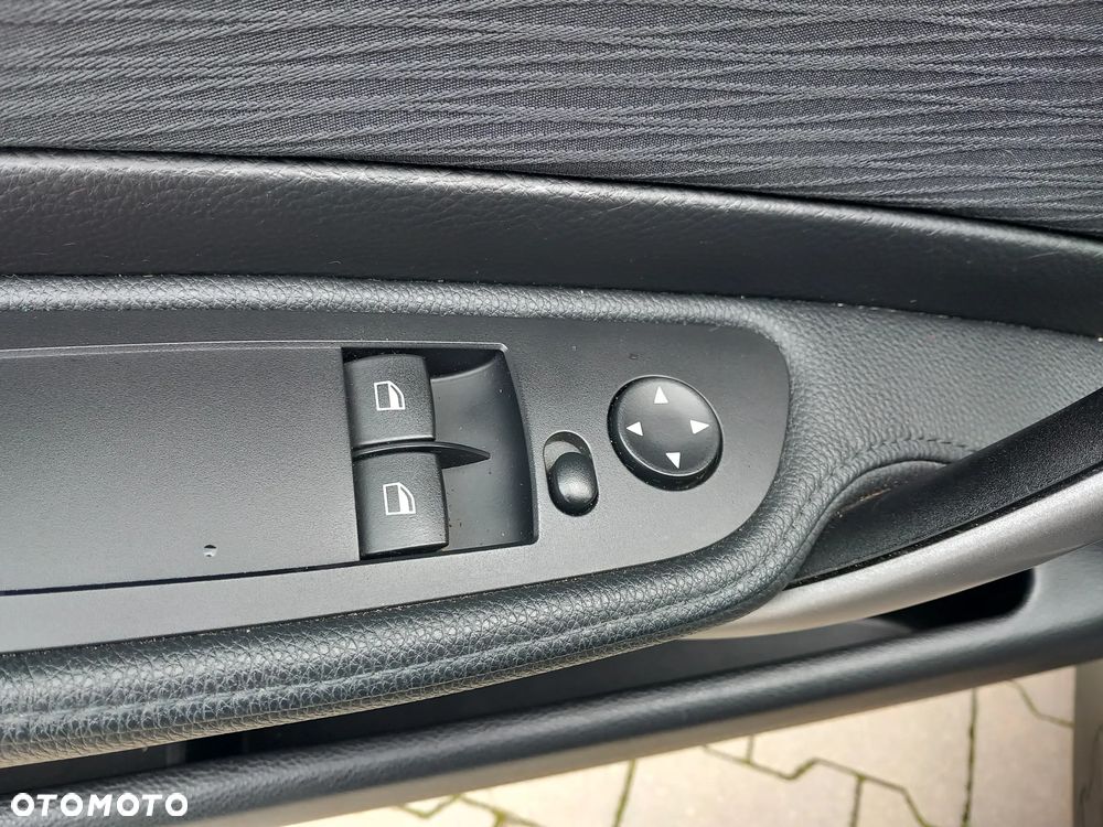 BMW Seria 1 116d - 25