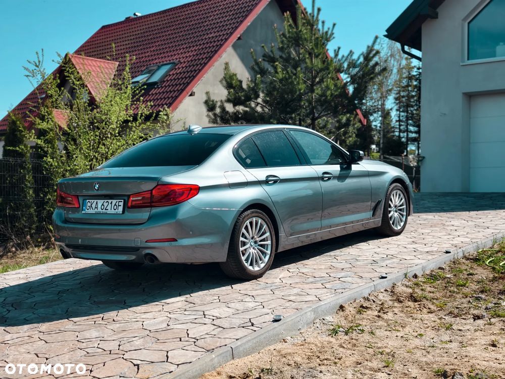 BMW Seria 5 530i GPF xDrive Sport Line sport - 9