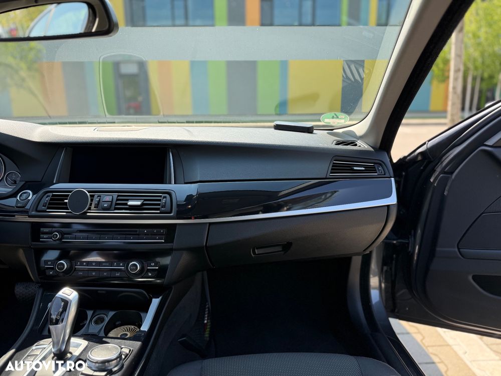 BMW Seria 5 520d AT - 12