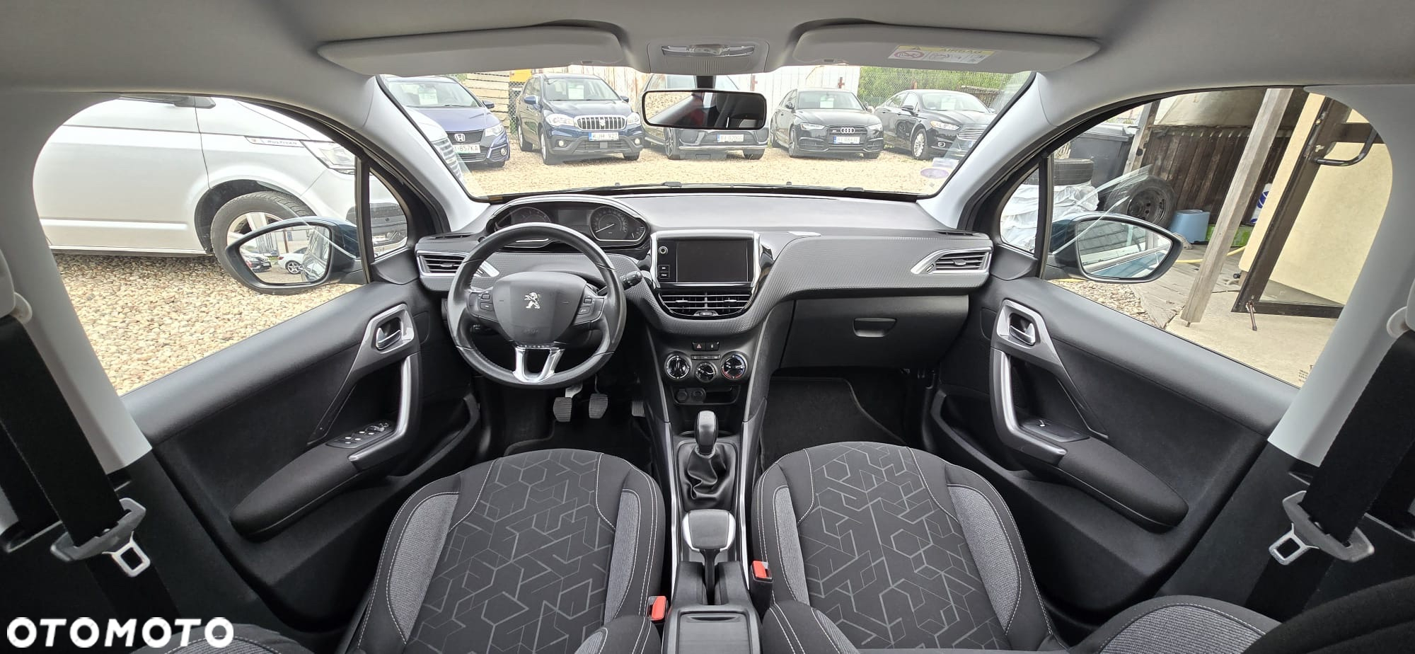 Peugeot 2008 1.2 Pure Tech Style - 36