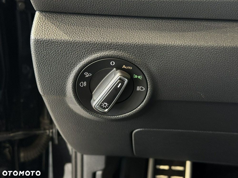 Volkswagen T-Roc - 18