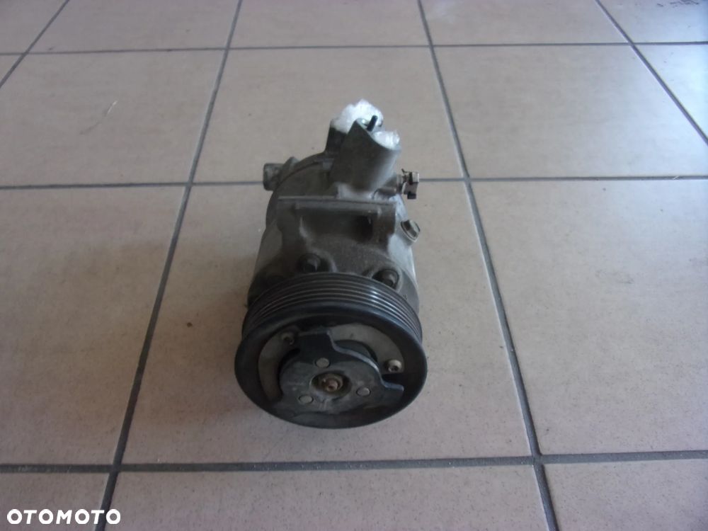 Kompresor sprężarka klimatyzacji VW Skoda Seat Audi 5K0820803 - 1